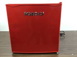 lot 24 image: IGLOO 1.6 cu. ft. Classic Mini Fridge Freezer with Chrome Handle and Bottle Opener, Red