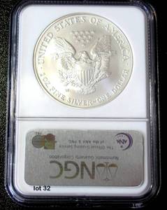 lot 32 image: 2007-W Silver American Eagle