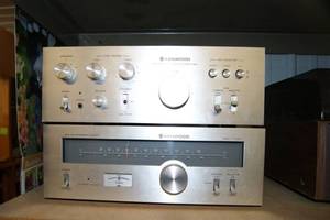 lot 1 image: KENWOOD MODELS KT-5300 AND KT-3500 INTEGRATED AMP