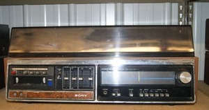 lot 2 image: VINTAGE SONY STEREO MUSIC SYSTEM (MODEL HP-318)