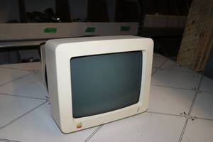 lot 11 image: Vintage Apple Monitor 074-0079-A