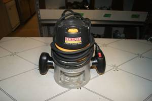 lot 18 image: Craftsman 2 Peak HP Router
