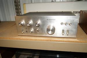lot 30 image: KENWOOD KA-3500 STEREO INTEGRATED AMPLIFIER