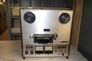 lot 34 image: VINTAGE PIONEER RT-1011L REEL TO REEL STEREO TAPE DECK