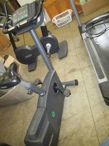 Precor USA C846 Commercial Cycle...