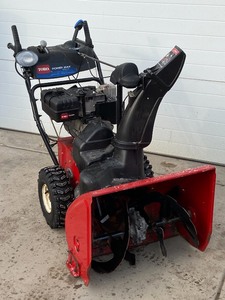 lot 8 image: Toro Power-Max Snow Blower