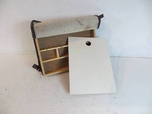 lot 52 image: Messenger Bag wPalette
