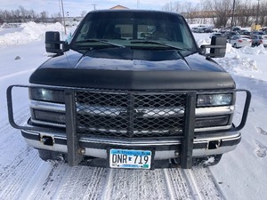 lot 5 image: 1998 Chevy Suburban 4x4 No Reserve