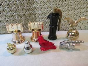 Assorted Avon Bottles  EC1...