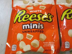 6 Bags of White Reeses Minis Best b...