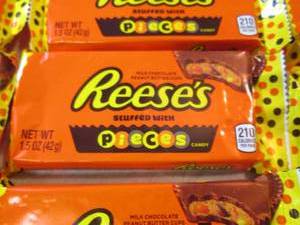 12 Reeses Peanut Butter Cups with P...