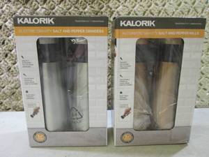 Lot of 2 Electric Gravity Salt & Pe...