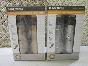 Lot of 2 Electric Gravity Salt & Pe...