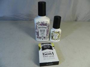 lot 21 image: New Poo-Pourri Before You Go Sprays