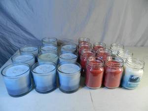 lot 36 image: 20 New Candles