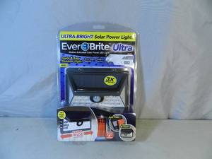 lot 77 image: New Ever Brite Ultra Solar Power Light