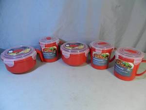 lot 78 image: 5 New Frigidaire Microwave Containers with Lids