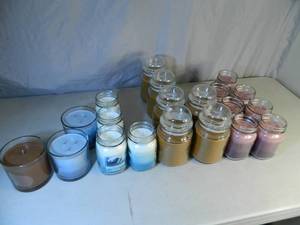 lot 131 image: 20 New Candles