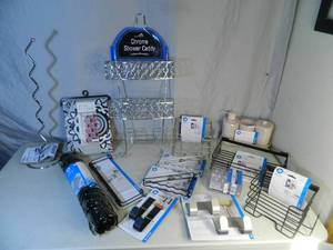 lot 139 image: Assorted Bathroom Organization Products