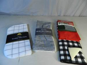 lot 143 image: New Kitchen Towels, Dish Cloths, and More