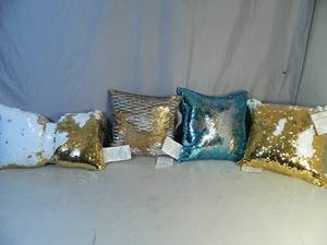 lot 151 image: 4 New Magic Sequin Pillows