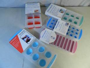 lot 177 image: 10 New Frigidaire Ice Cube Trays