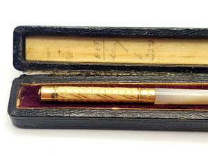 lot 423 image: Victorian John Holland #3 Quill Style Pen & Poleys Gold Pen, New York Case