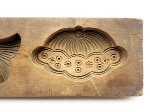 lot 509 image: Antique Chinese Wooden Biscuit Mold