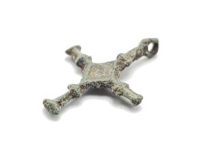 lot 38 image: 10-12th Century Viking Christian Cross Pendant