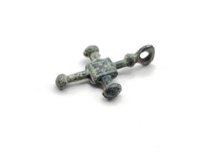 lot 39 image: 10-12th Century Viking Christian Cross Pendant