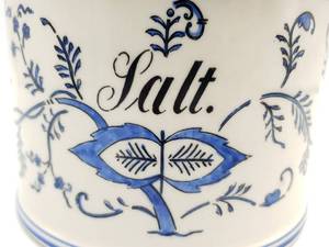 lot 429 image: Antique Blue & White Stoneware with Wood Lid Hanging Salt Cellar