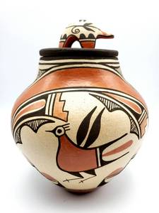 lot 5 image: Rare Zia Pueblo Elizabeth Medina Signed, Lidded Figural Pottery