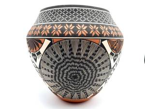 lot 6 image: Terrance M Chino SR Signed Acoma Pottery Pot 7 12