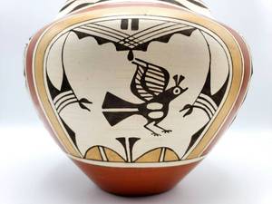 lot 200 image: Native American Zia Pueblo Pottery Vase Strong Color Signed