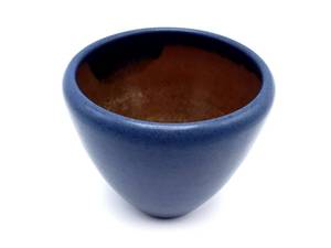 lot 9 image: Marblehead Matte Blue Pottery 4 12