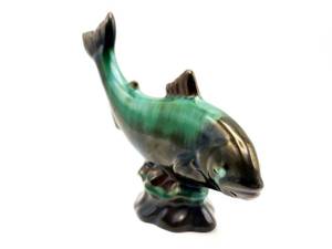 lot 401 image: Gorgeous Coppertone Fish Pottery Figure 8 12 Long