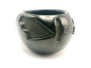 lot 204 image: Early Blackware Native American Pottery