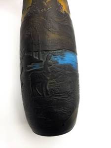 lot 14 image: Stunning Cameo Glass Vase Amber and Blue through Black 8 Tall