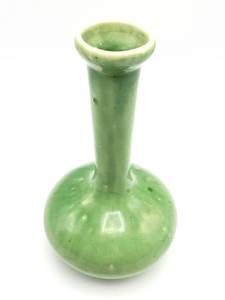 lot 408 image: Vintage Red Wing Pottery Vase in Celery Green Artist Signed