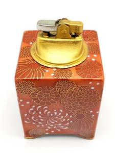 lot 501 image: Vintage Kutani Japanese Porcelain Table Lighter