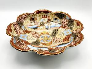 lot 27 image: Fine Antique Meiji Period Satsuma Gilded, Scalloped Bowl Signed 11 12 Diameter