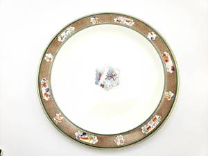 lot 418 image: Stately Wedgwood Signed 13 Porcelain Charger