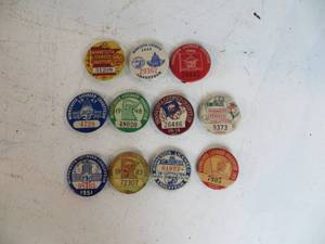 11 VINTAGE Minnesota Licensed Chauffeur Pinback Buttons