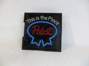 VINTAGE Light Up Pabst Beer Sign