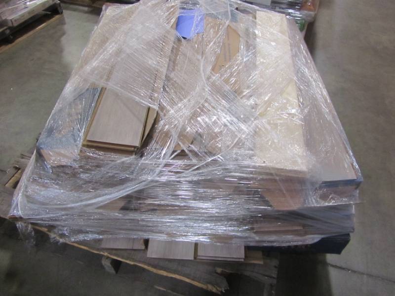 lot 168 image: MIXED PALLET OF FLOORING