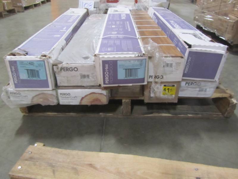 lot 109 image: MIXED PALLET OF FLOORING