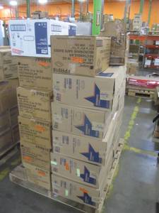 lot 85 image: MIXED PALLET OF JANITORIAL SUPPLIES AND RESTAURANT UTENSILSCONTAINERS