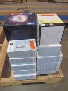 lot 136 image: WHOLESALE MIXED PALLET OF NEW LED LIGHT BULBS