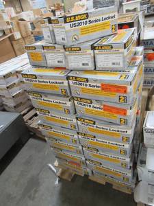 lot 226 image: 48 Mixed US LOCK 2010 SERIES STOREROOM AND PASSAGE KNOBSET 2-38 & 2-34 BACKSET KNOB AR1, SC1 BRASS FINISH