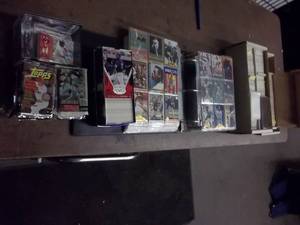 lot 124 image: Large Lot Of Baseball Cards From 1980s & 1990s Boxes & Albums (3500-4000 Pieces)